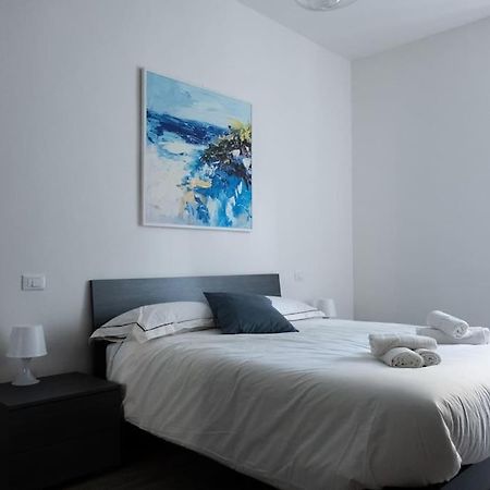 Private Room: The Port Apartment Scirocco Livorno Esterno foto